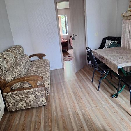 Lux-2-Or-1- Persons Irodion Evdoshvili Street #15 Кутаиси Екстериор снимка